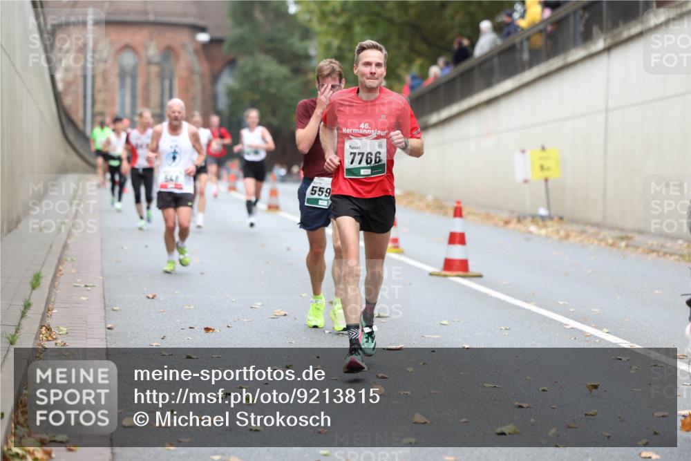 05.10.2025 - 20. swb-Marathon Bremen Michael Strokosch http://msf.ph/oto/9213815 05.10.2025 12:29:52 Laufen 548, 46, 559, 7766 meine-sportfotos.de