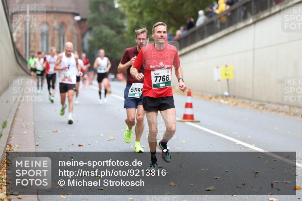 05.10.2025 - 20. swb-Marathon Bremen Michael Strokosch http://msf.ph/oto/9213816 05.10.2025 12:29:52 Laufen 5595, 46, 7766 meine-sportfotos.de