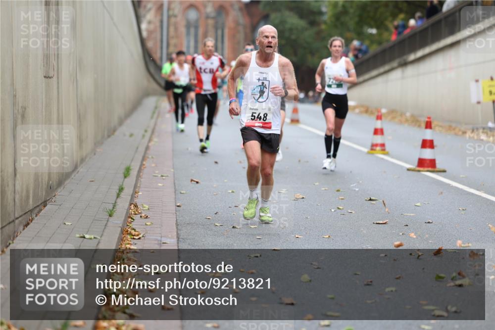 05.10.2025 - 20. swb-Marathon Bremen Michael Strokosch http://msf.ph/oto/9213821 05.10.2025 12:29:54 Laufen 548 meine-sportfotos.de