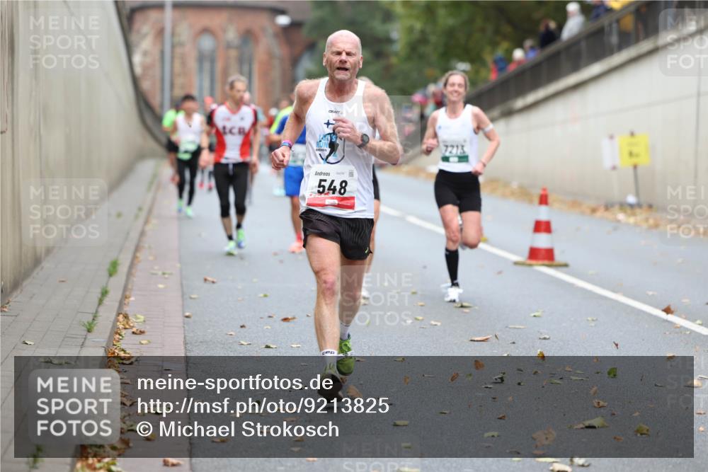 05.10.2025 - 20. swb-Marathon Bremen Michael Strokosch http://msf.ph/oto/9213825 05.10.2025 12:29:55 Laufen 00079, 548, 7213 meine-sportfotos.de