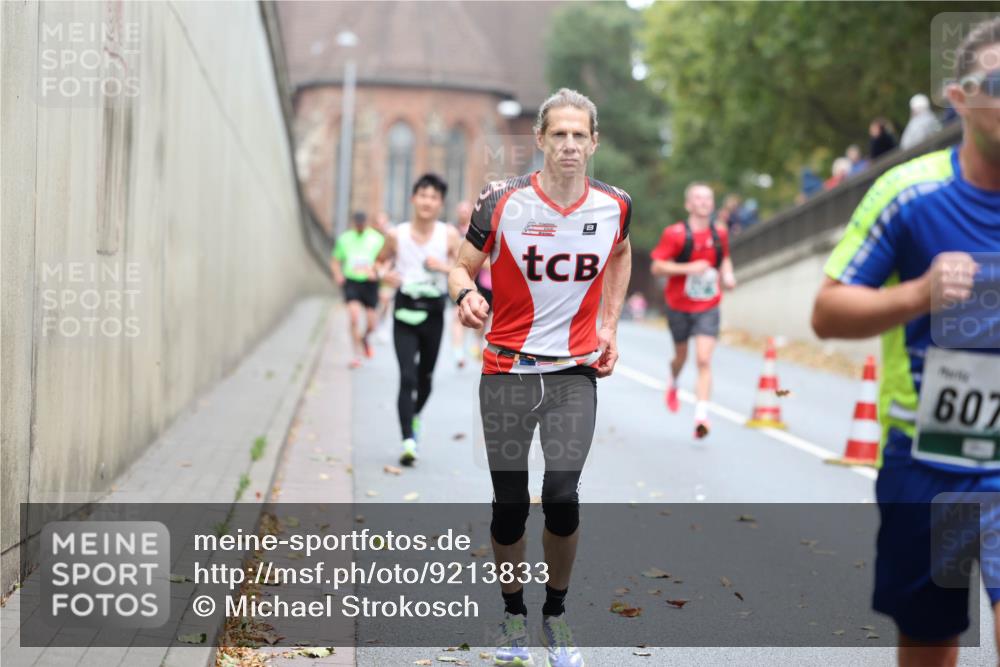 05.10.2025 - 20. swb-Marathon Bremen Michael Strokosch http://msf.ph/oto/9213833 05.10.2025 12:29:59 Laufen 607 meine-sportfotos.de
