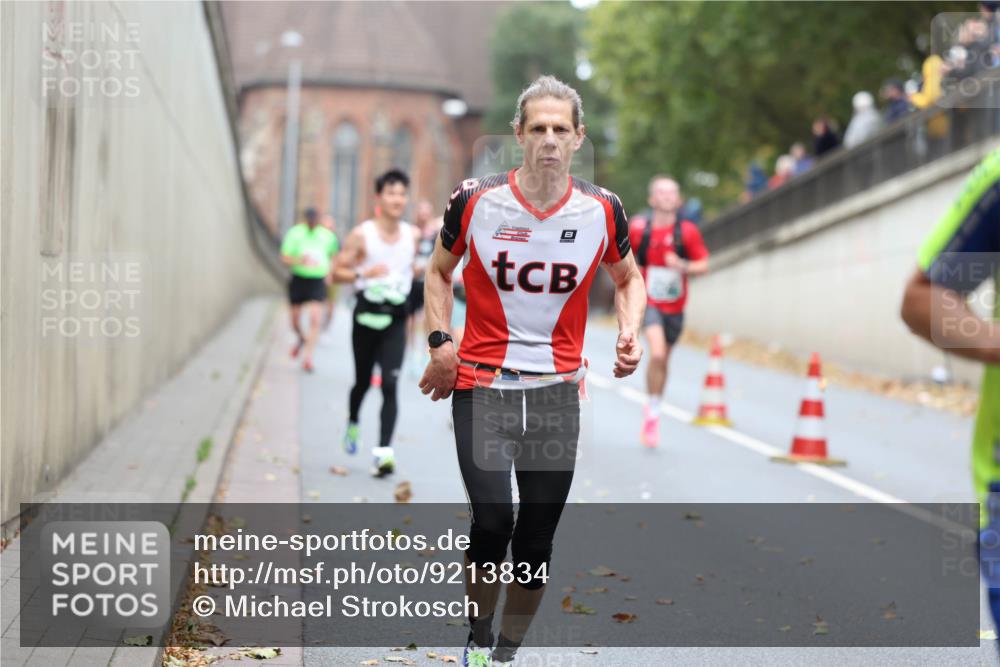 05.10.2025 - 20. swb-Marathon Bremen Michael Strokosch http://msf.ph/oto/9213834 05.10.2025 12:29:59 Laufen  meine-sportfotos.de