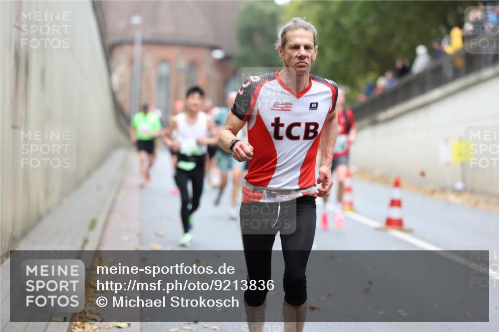 05.10.2025 - 20. swb-Marathon Bremen Michael Strokosch http://msf.ph/oto/9213836 05.10.2025 12:30:00 Laufen  meine-sportfotos.de