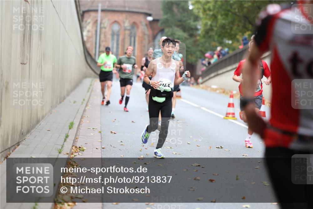05.10.2025 - 20. swb-Marathon Bremen Michael Strokosch http://msf.ph/oto/9213837 05.10.2025 12:30:01 Laufen 7746 meine-sportfotos.de