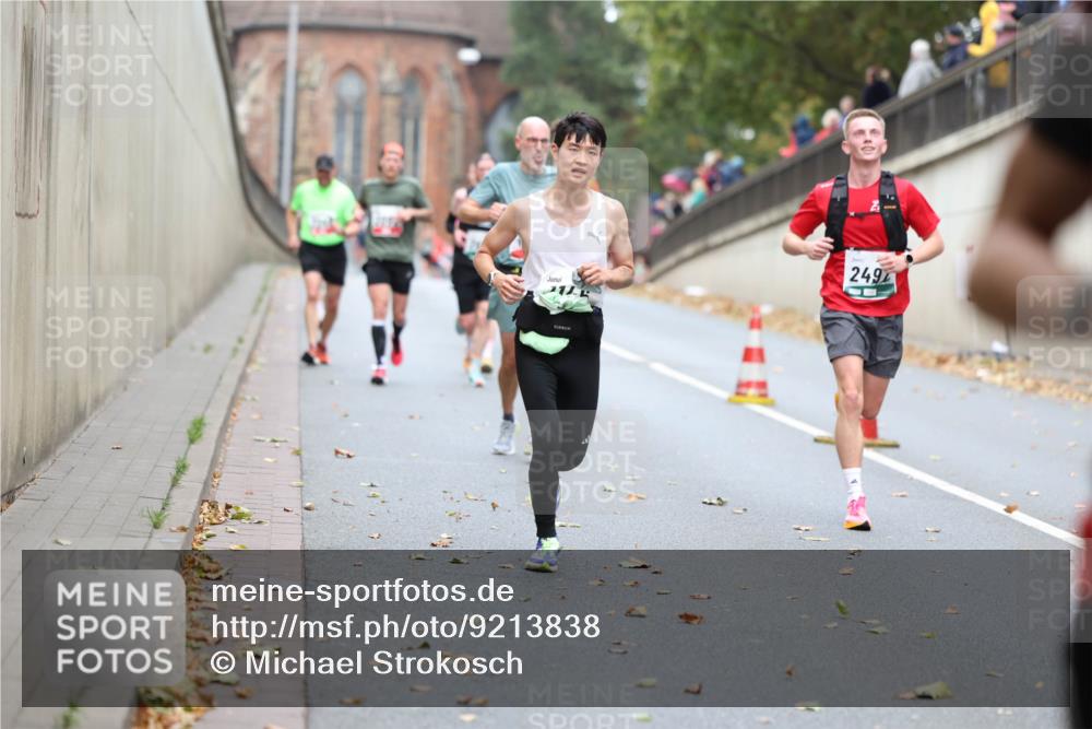 05.10.2025 - 20. swb-Marathon Bremen Michael Strokosch http://msf.ph/oto/9213838 05.10.2025 12:30:01 Laufen 249 meine-sportfotos.de