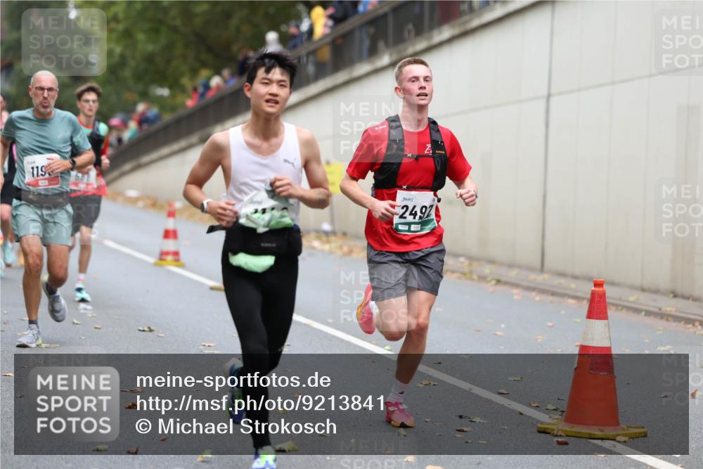 05.10.2025 - 20. swb-Marathon Bremen Michael Strokosch http://msf.ph/oto/9213841 05.10.2025 12:30:02 Laufen 119, 101, 2497 meine-sportfotos.de