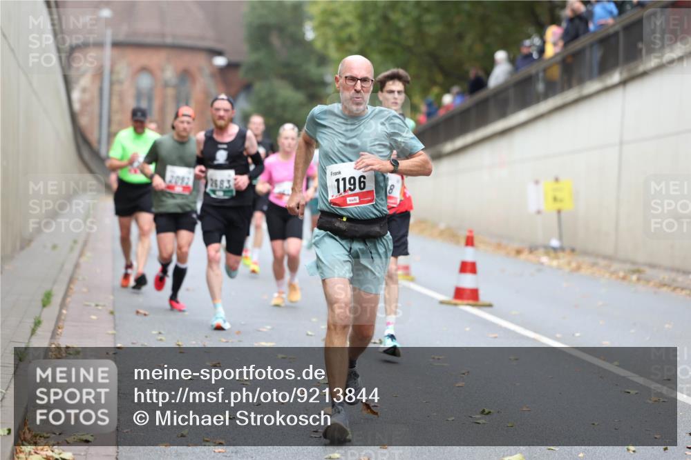 05.10.2025 - 20. swb-Marathon Bremen Michael Strokosch http://msf.ph/oto/9213844 05.10.2025 12:30:04 Laufen 2092, 1196 meine-sportfotos.de