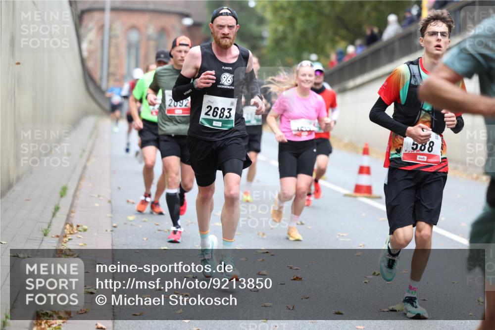 05.10.2025 - 20. swb-Marathon Bremen Michael Strokosch http://msf.ph/oto/9213850 05.10.2025 12:30:05 Laufen 96, 2092, 2683, 588 meine-sportfotos.de