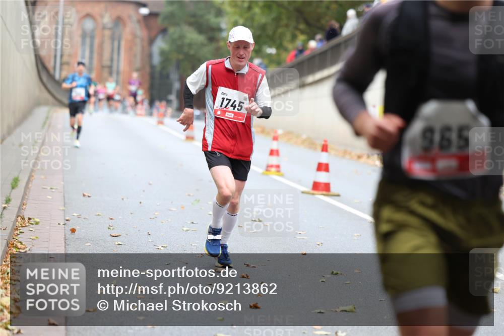 05.10.2025 - 20. swb-Marathon Bremen Michael Strokosch http://msf.ph/oto/9213862 05.10.2025 12:30:11 Laufen 1745, 985 meine-sportfotos.de