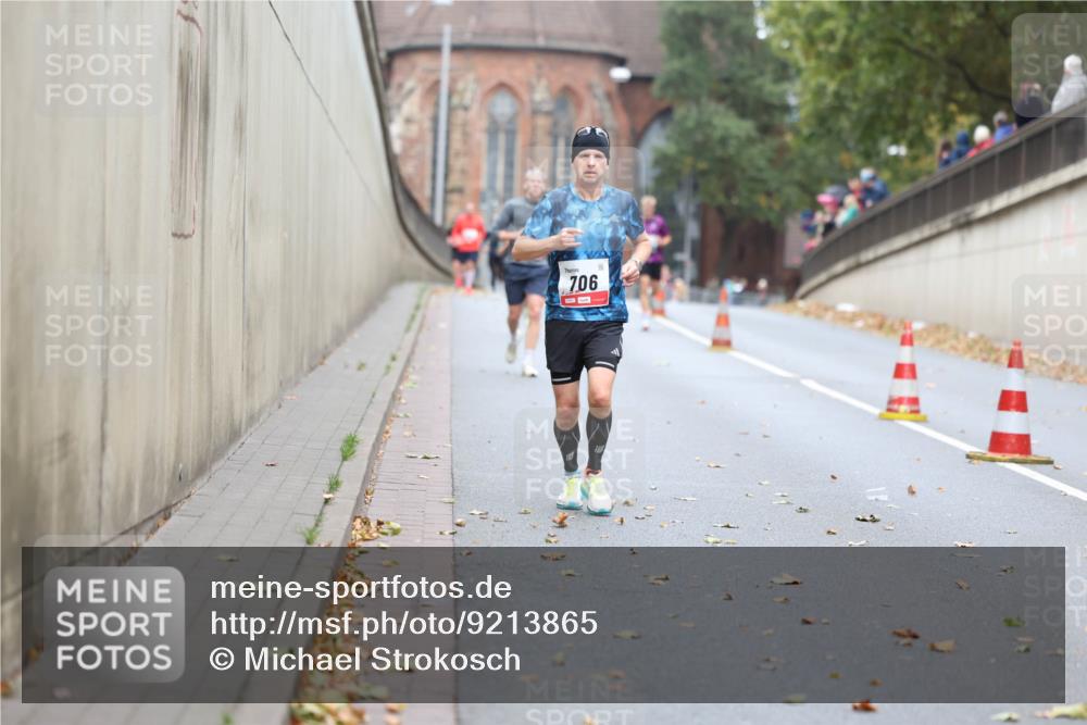 05.10.2025 - 20. swb-Marathon Bremen Michael Strokosch http://msf.ph/oto/9213865 05.10.2025 12:30:17 Laufen 706 meine-sportfotos.de