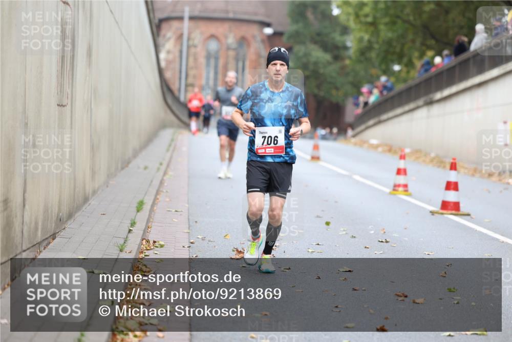05.10.2025 - 20. swb-Marathon Bremen Michael Strokosch http://msf.ph/oto/9213869 05.10.2025 12:30:17 Laufen 706 meine-sportfotos.de