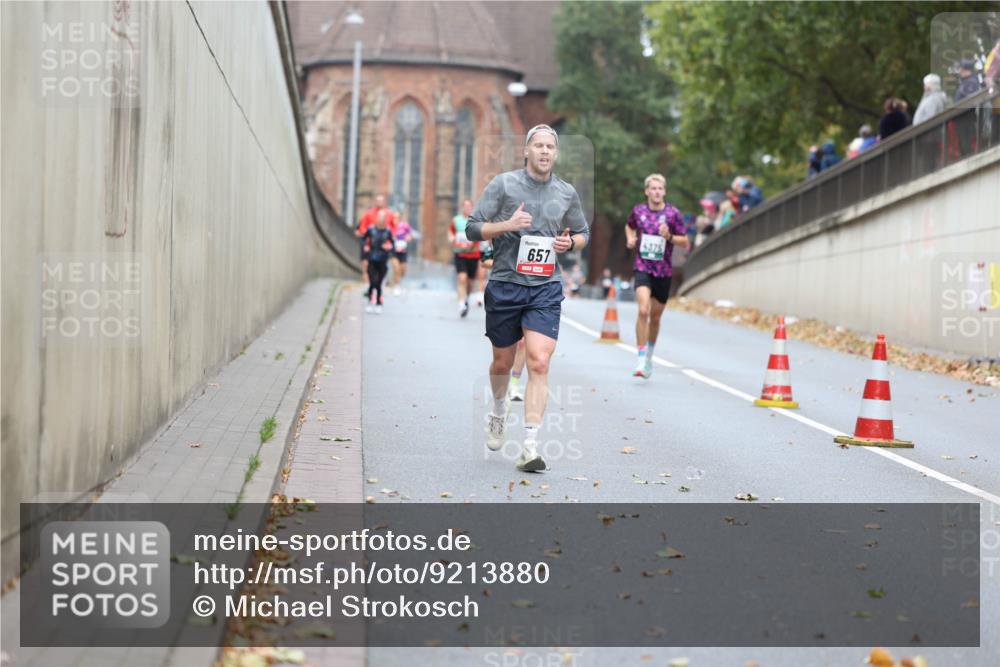 05.10.2025 - 20. swb-Marathon Bremen Michael Strokosch http://msf.ph/oto/9213880 05.10.2025 12:30:21 Laufen 657, 4375 meine-sportfotos.de