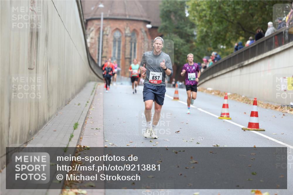 05.10.2025 - 20. swb-Marathon Bremen Michael Strokosch http://msf.ph/oto/9213881 05.10.2025 12:30:22 Laufen 4375, 657 meine-sportfotos.de