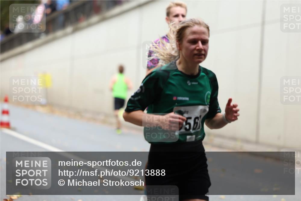 05.10.2025 - 20. swb-Marathon Bremen Michael Strokosch http://msf.ph/oto/9213888 05.10.2025 12:30:27 Laufen 56 meine-sportfotos.de