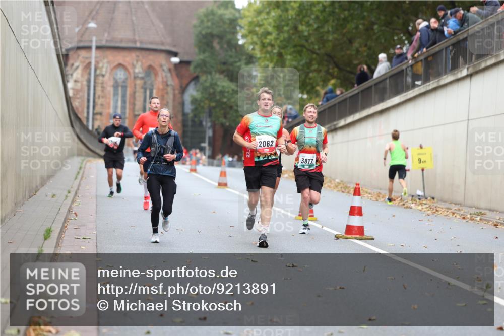 05.10.2025 - 20. swb-Marathon Bremen Michael Strokosch http://msf.ph/oto/9213891 05.10.2025 12:30:31 Laufen 2062, 3817, 9 meine-sportfotos.de