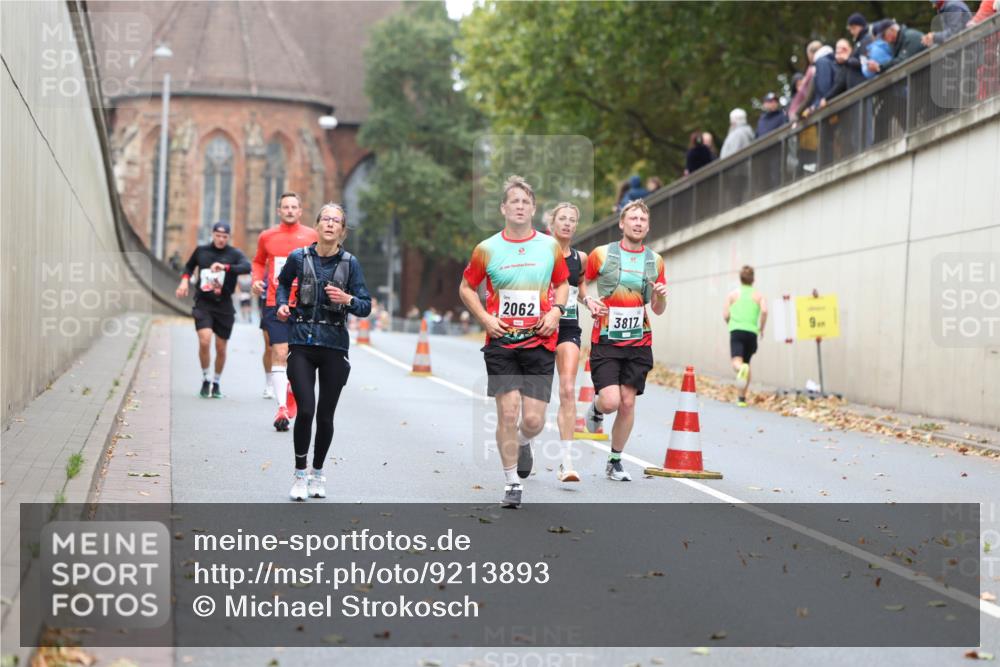 05.10.2025 - 20. swb-Marathon Bremen Michael Strokosch http://msf.ph/oto/9213893 05.10.2025 12:30:31 Laufen 2062, 3817, 9 meine-sportfotos.de