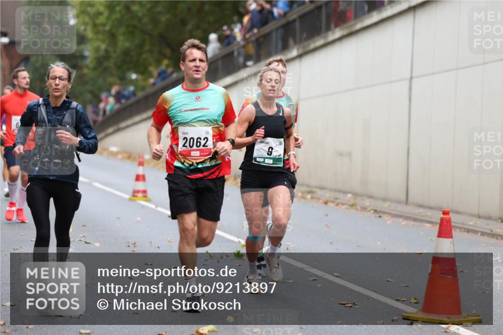 05.10.2025 - 20. swb-Marathon Bremen Michael Strokosch http://msf.ph/oto/9213897 05.10.2025 12:30:33 Laufen 2062 meine-sportfotos.de