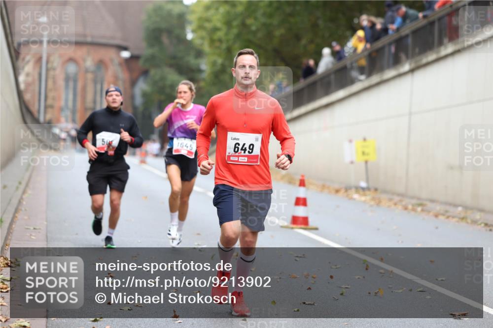 05.10.2025 - 20. swb-Marathon Bremen Michael Strokosch http://msf.ph/oto/9213902 05.10.2025 12:30:36 Laufen 1645, 649 meine-sportfotos.de