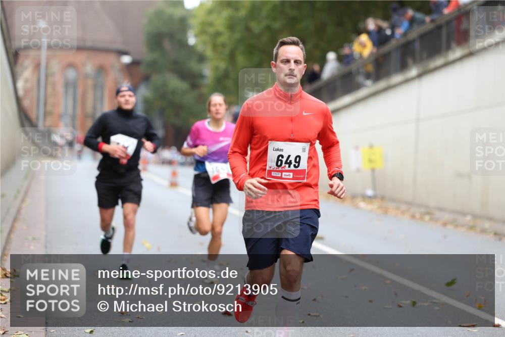 05.10.2025 - 20. swb-Marathon Bremen Michael Strokosch http://msf.ph/oto/9213905 05.10.2025 12:30:37 Laufen 649, 01628 meine-sportfotos.de