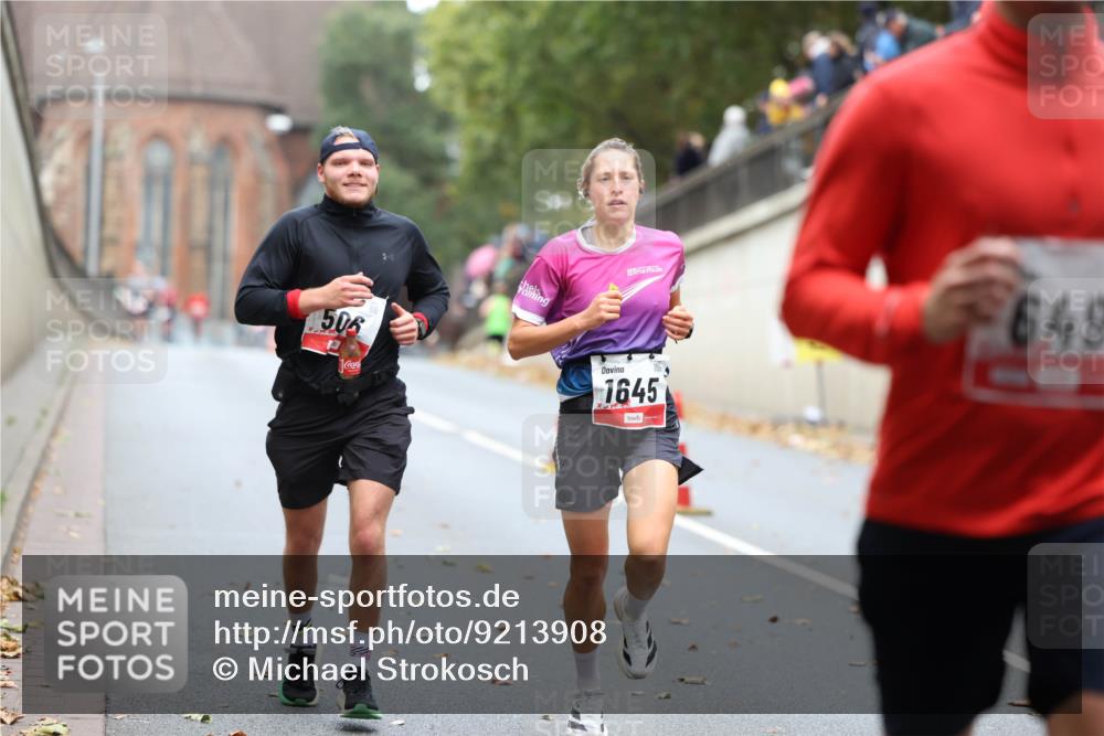 05.10.2025 - 20. swb-Marathon Bremen Michael Strokosch http://msf.ph/oto/9213908 05.10.2025 12:30:38 Laufen 506, 1645, 649 meine-sportfotos.de