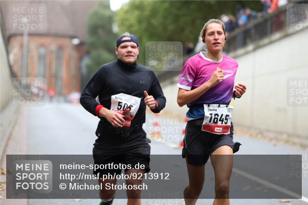 05.10.2025 - 20. swb-Marathon Bremen Michael Strokosch http://msf.ph/oto/9213912 05.10.2025 12:30:39 Laufen 505, 1645 meine-sportfotos.de