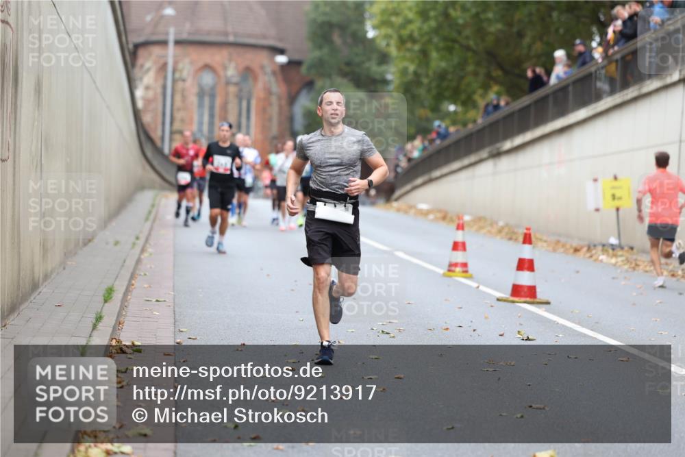 05.10.2025 - 20. swb-Marathon Bremen Michael Strokosch http://msf.ph/oto/9213917 05.10.2025 12:30:56 Laufen  meine-sportfotos.de