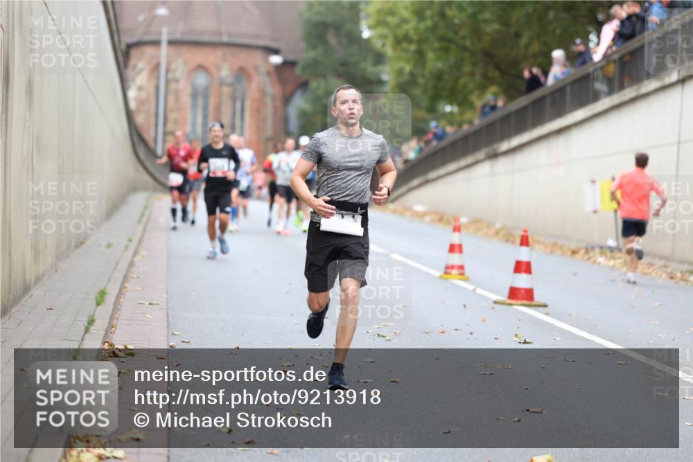 05.10.2025 - 20. swb-Marathon Bremen Michael Strokosch http://msf.ph/oto/9213918 05.10.2025 12:30:57 Laufen  meine-sportfotos.de