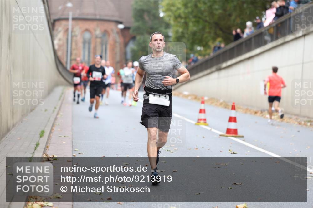 05.10.2025 - 20. swb-Marathon Bremen Michael Strokosch http://msf.ph/oto/9213919 05.10.2025 12:30:57 Laufen  meine-sportfotos.de
