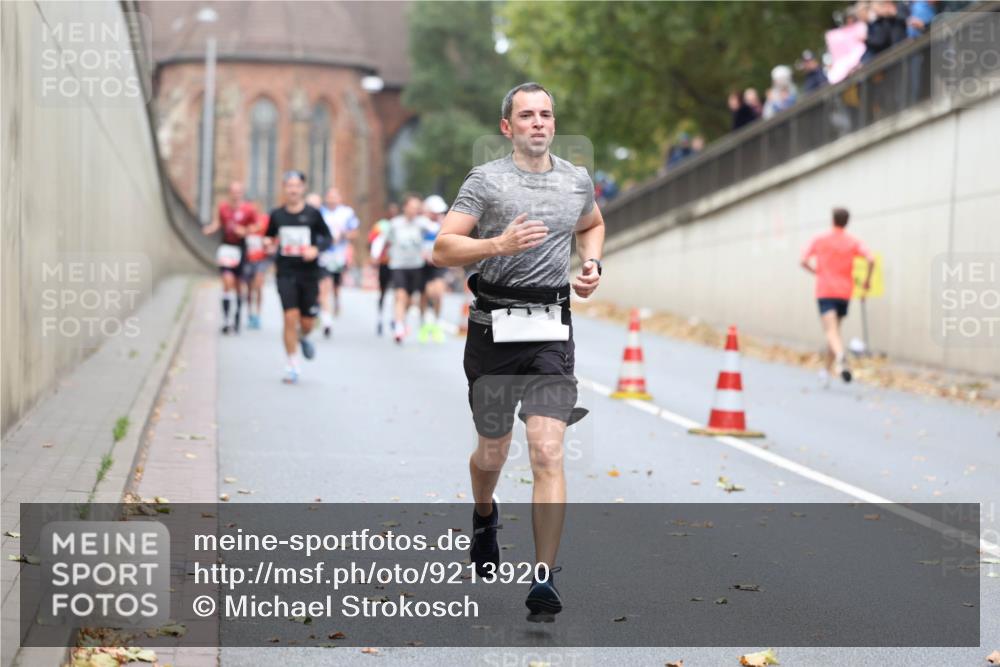 05.10.2025 - 20. swb-Marathon Bremen Michael Strokosch http://msf.ph/oto/9213920 05.10.2025 12:30:57 Laufen  meine-sportfotos.de