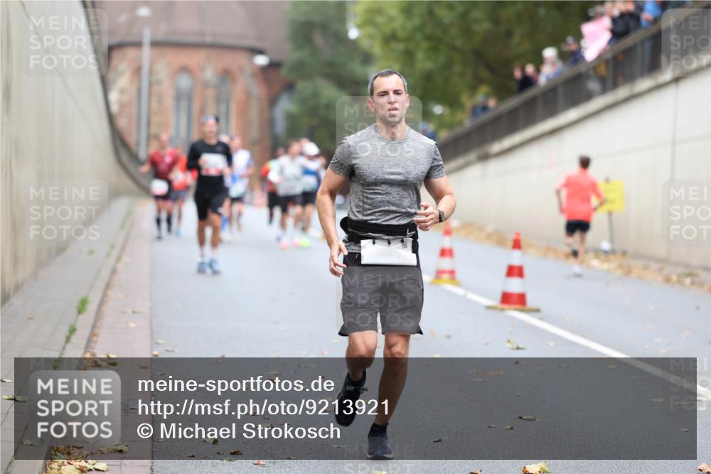 05.10.2025 - 20. swb-Marathon Bremen Michael Strokosch http://msf.ph/oto/9213921 05.10.2025 12:30:58 Laufen  meine-sportfotos.de