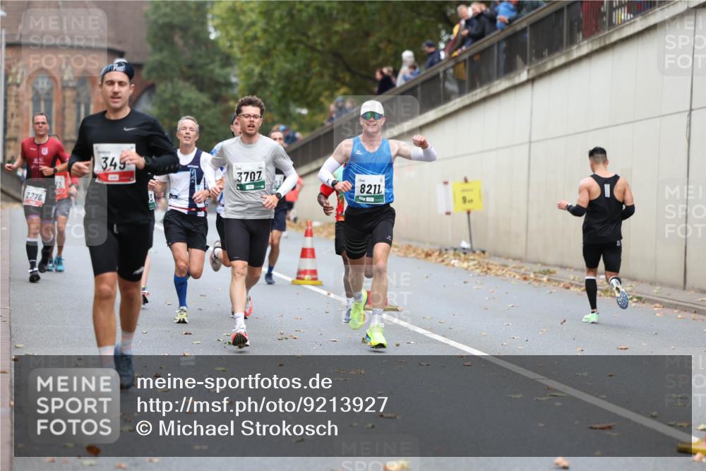 05.10.2025 - 20. swb-Marathon Bremen Michael Strokosch http://msf.ph/oto/9213927 05.10.2025 12:31:02 Laufen 2276, 349, 3707, 8211 meine-sportfotos.de