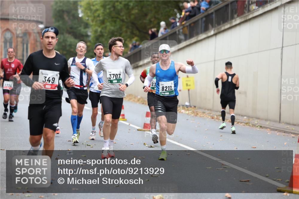 05.10.2025 - 20. swb-Marathon Bremen Michael Strokosch http://msf.ph/oto/9213929 05.10.2025 12:31:03 Laufen 2276, 349, 5, 3707, 23, 8211 meine-sportfotos.de
