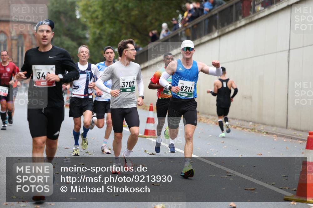 05.10.2025 - 20. swb-Marathon Bremen Michael Strokosch http://msf.ph/oto/9213930 05.10.2025 12:31:03 Laufen 276, 34, 4, 3707, 8211 meine-sportfotos.de