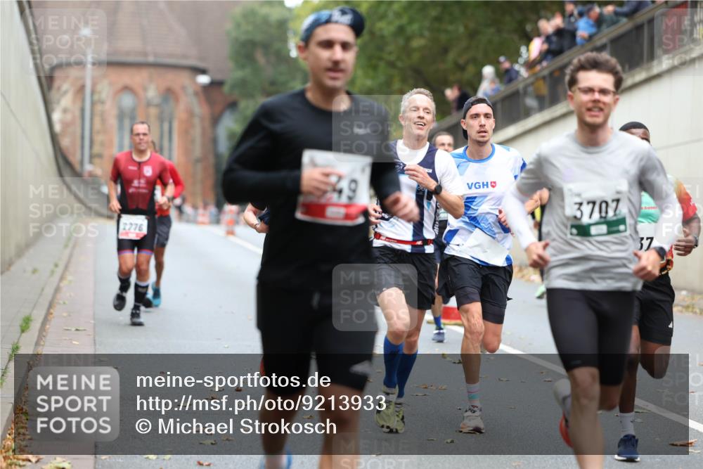 05.10.2025 - 20. swb-Marathon Bremen Michael Strokosch http://msf.ph/oto/9213933 05.10.2025 12:31:04 Laufen 2776, 3707, 37 meine-sportfotos.de