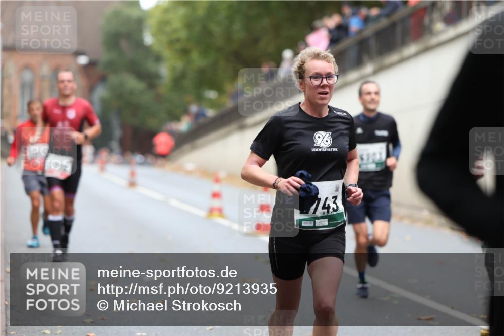 05.10.2025 - 20. swb-Marathon Bremen Michael Strokosch http://msf.ph/oto/9213935 05.10.2025 12:31:06 Laufen 96, 143, 08210 meine-sportfotos.de
