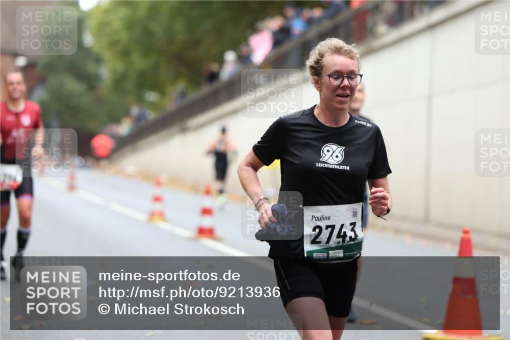 05.10.2025 - 20. swb-Marathon Bremen Michael Strokosch http://msf.ph/oto/9213936 05.10.2025 12:31:06 Laufen 96, 2743, 08210, 8, 4 meine-sportfotos.de