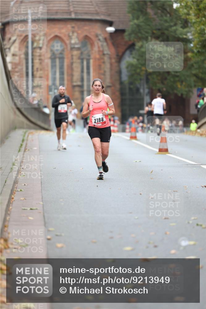 05.10.2025 - 20. swb-Marathon Bremen Michael Strokosch http://msf.ph/oto/9213949 05.10.2025 12:31:22 Laufen 2188 meine-sportfotos.de