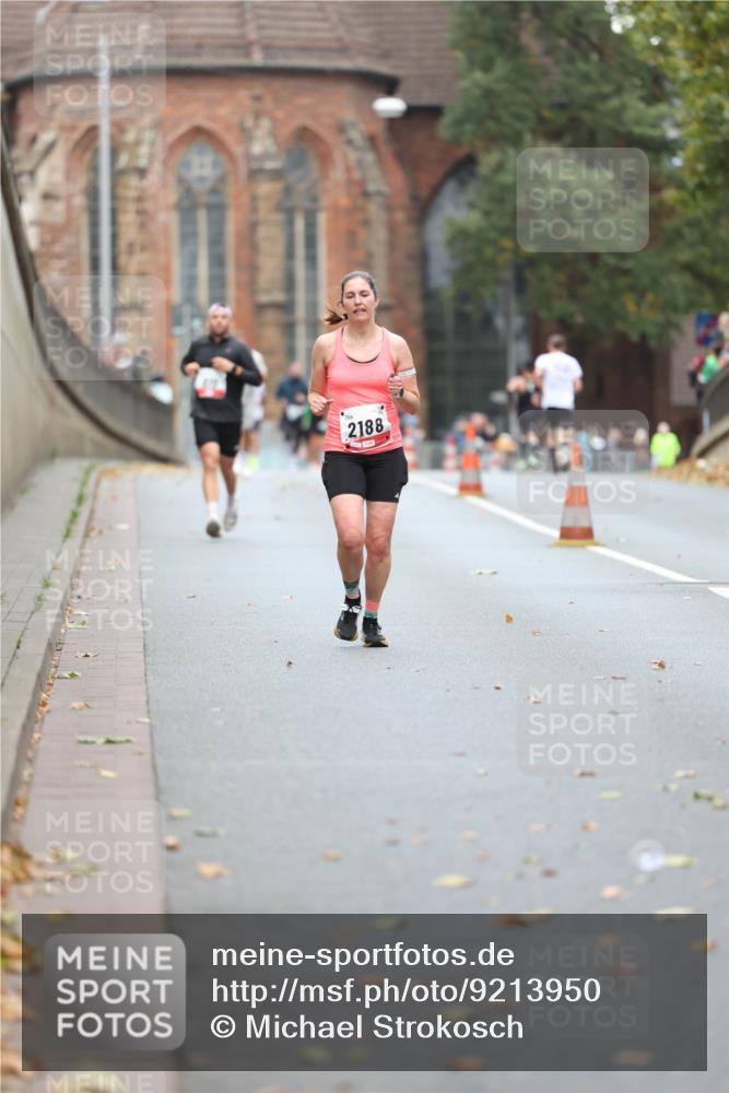05.10.2025 - 20. swb-Marathon Bremen Michael Strokosch http://msf.ph/oto/9213950 05.10.2025 12:31:22 Laufen 2188 meine-sportfotos.de