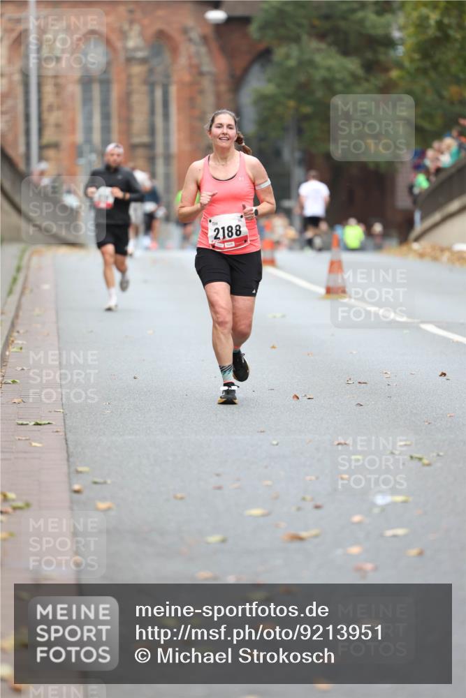 05.10.2025 - 20. swb-Marathon Bremen Michael Strokosch http://msf.ph/oto/9213951 05.10.2025 12:31:24 Laufen 2188 meine-sportfotos.de