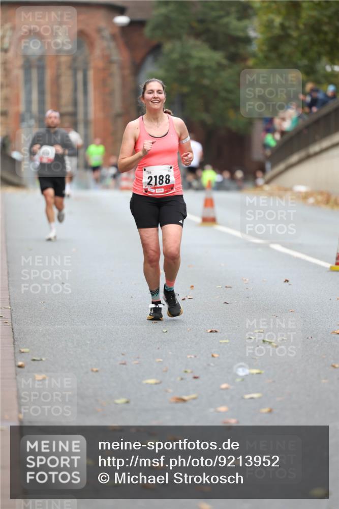 05.10.2025 - 20. swb-Marathon Bremen Michael Strokosch http://msf.ph/oto/9213952 05.10.2025 12:31:25 Laufen 2188 meine-sportfotos.de