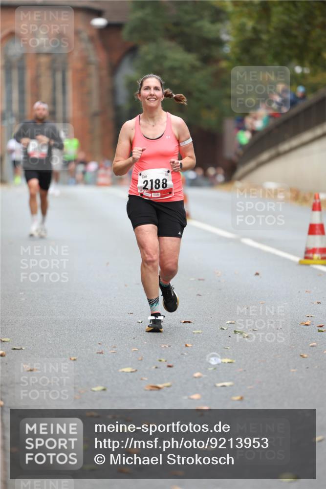 05.10.2025 - 20. swb-Marathon Bremen Michael Strokosch http://msf.ph/oto/9213953 05.10.2025 12:31:25 Laufen 2188 meine-sportfotos.de