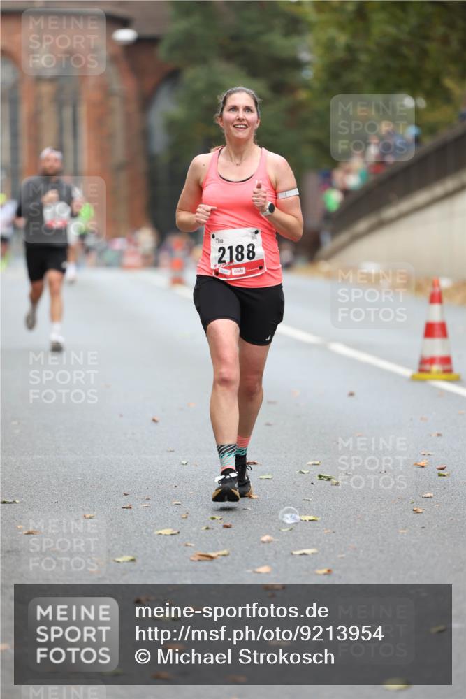 05.10.2025 - 20. swb-Marathon Bremen Michael Strokosch http://msf.ph/oto/9213954 05.10.2025 12:31:26 Laufen 2188 meine-sportfotos.de