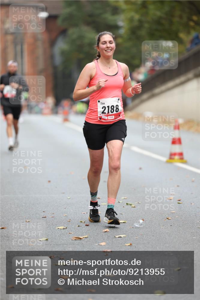 05.10.2025 - 20. swb-Marathon Bremen Michael Strokosch http://msf.ph/oto/9213955 05.10.2025 12:31:26 Laufen 2188 meine-sportfotos.de
