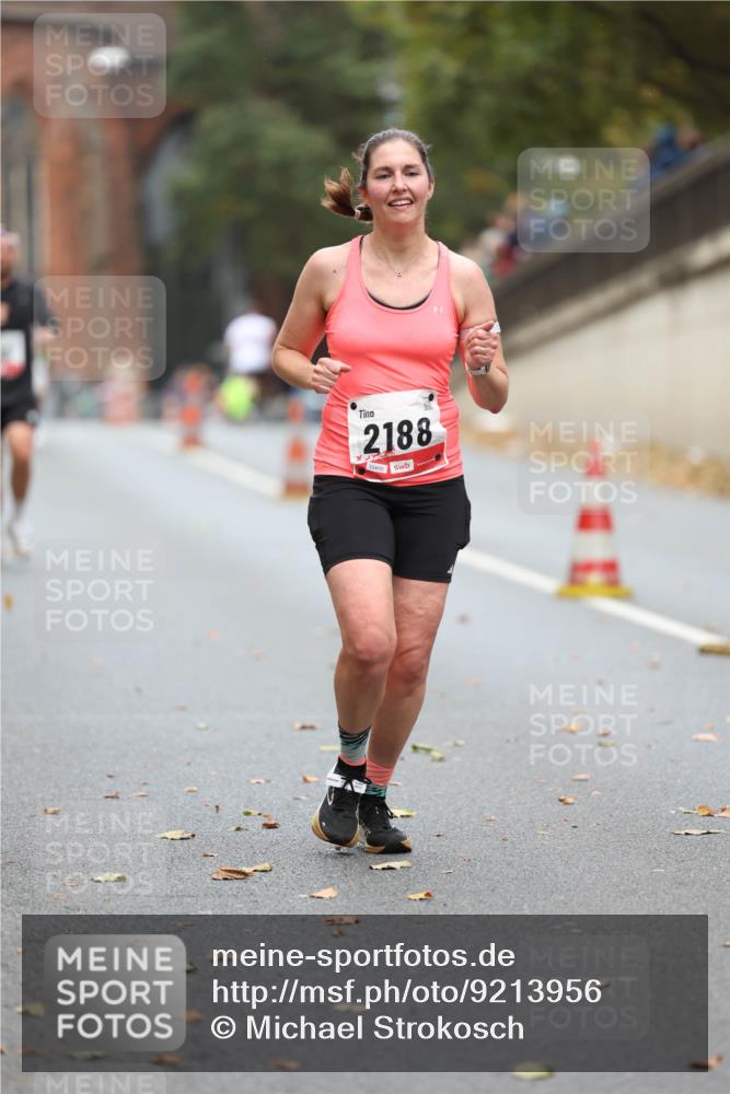 05.10.2025 - 20. swb-Marathon Bremen Michael Strokosch http://msf.ph/oto/9213956 05.10.2025 12:31:26 Laufen 2188, 500 meine-sportfotos.de