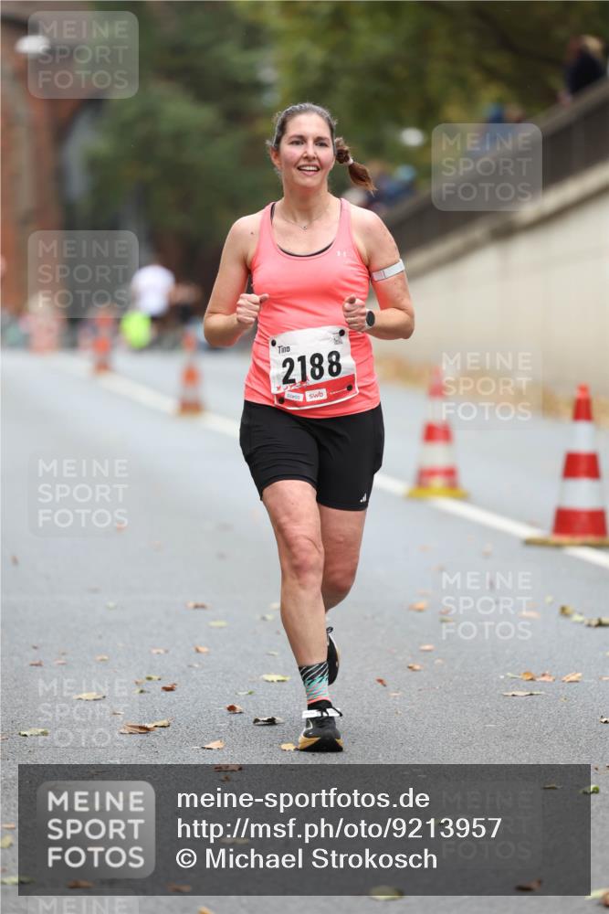 05.10.2025 - 20. swb-Marathon Bremen Michael Strokosch http://msf.ph/oto/9213957 05.10.2025 12:31:26 Laufen 2188 meine-sportfotos.de
