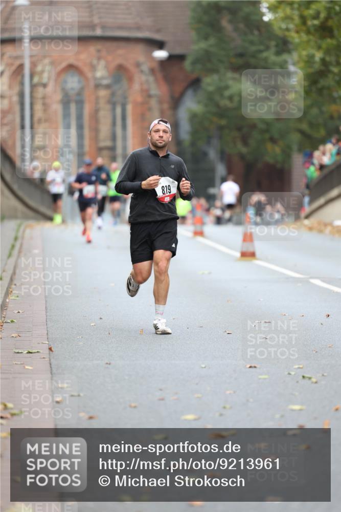 05.10.2025 - 20. swb-Marathon Bremen Michael Strokosch http://msf.ph/oto/9213961 05.10.2025 12:31:29 Laufen 819 meine-sportfotos.de