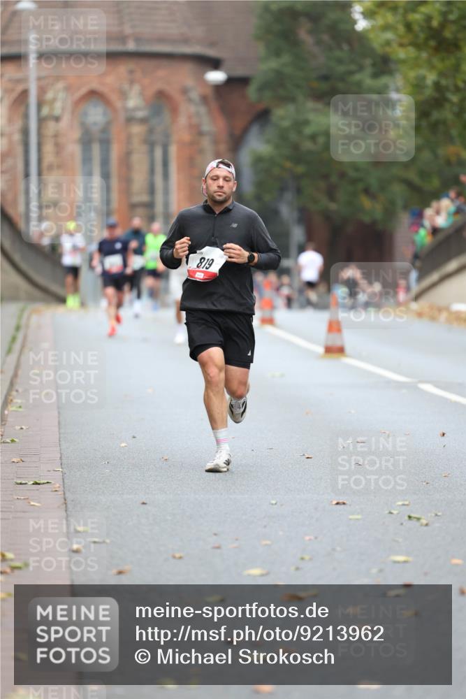 05.10.2025 - 20. swb-Marathon Bremen Michael Strokosch http://msf.ph/oto/9213962 05.10.2025 12:31:29 Laufen 819 meine-sportfotos.de
