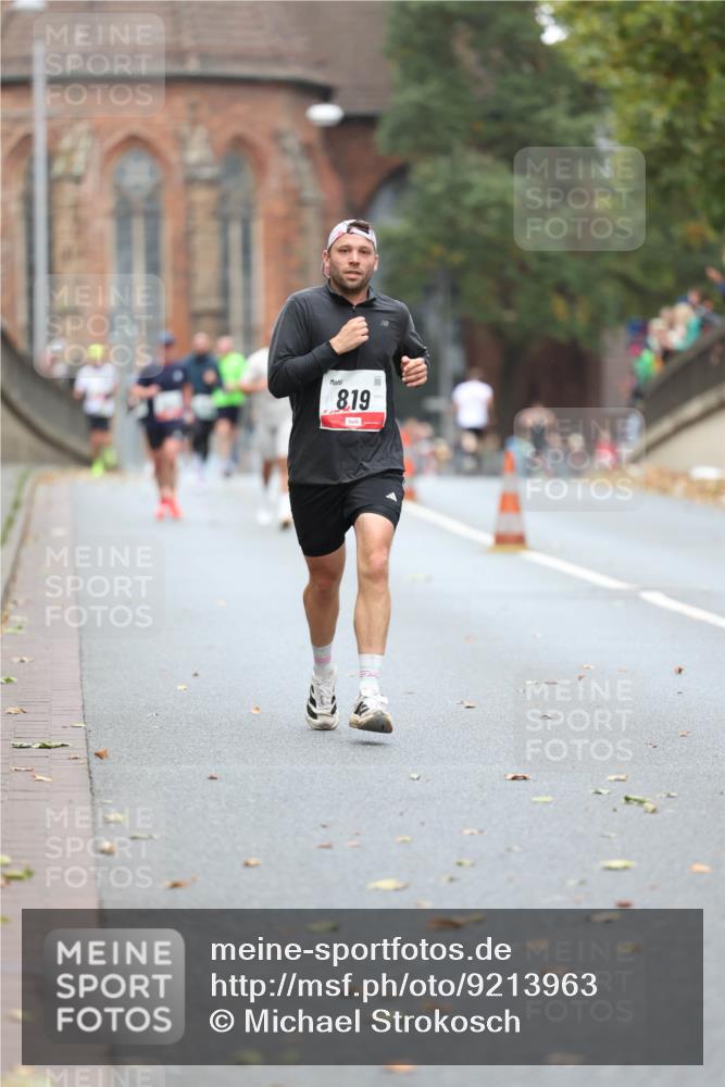 05.10.2025 - 20. swb-Marathon Bremen Michael Strokosch http://msf.ph/oto/9213963 05.10.2025 12:31:29 Laufen 8, 19 meine-sportfotos.de