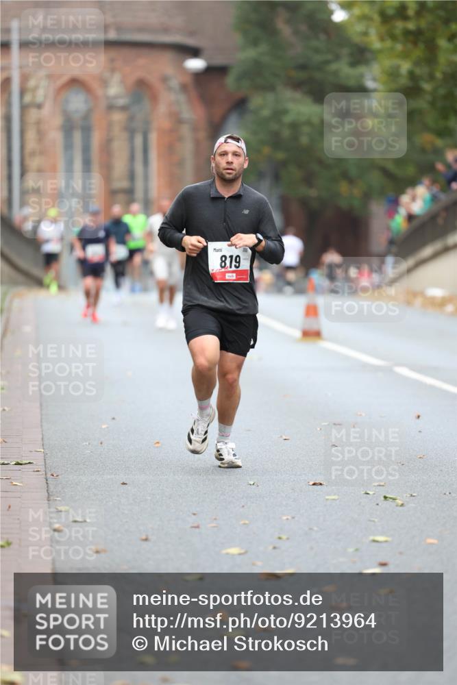 05.10.2025 - 20. swb-Marathon Bremen Michael Strokosch http://msf.ph/oto/9213964 05.10.2025 12:31:30 Laufen 8, 19 meine-sportfotos.de