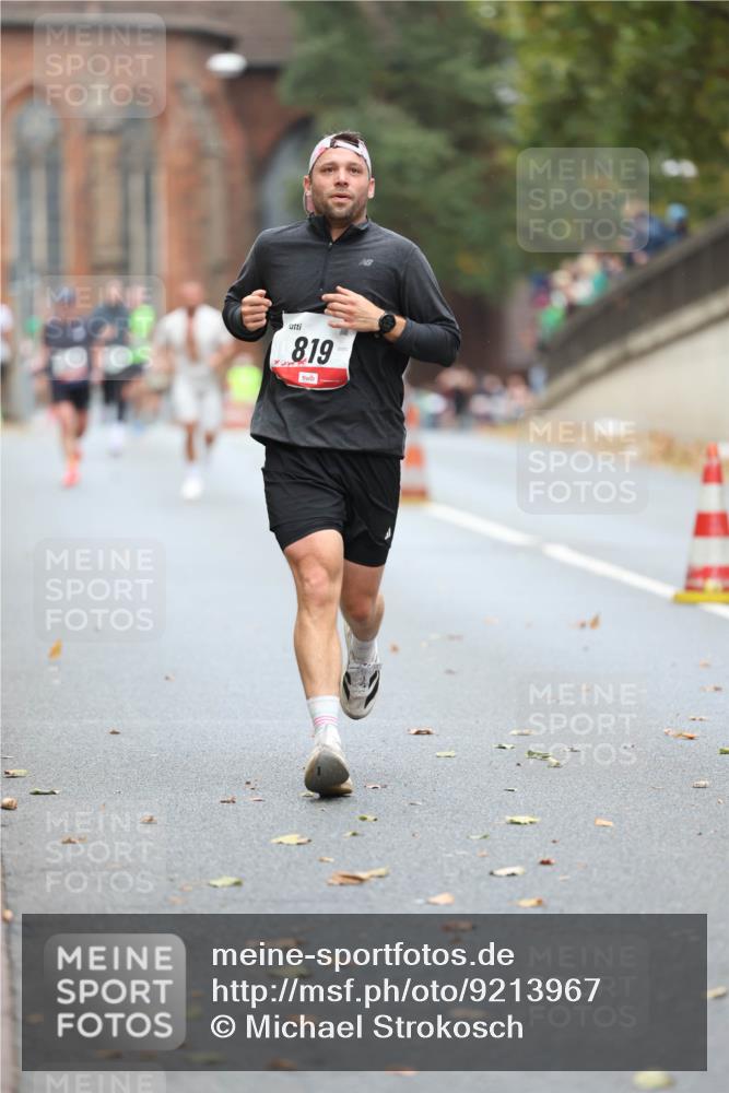 05.10.2025 - 20. swb-Marathon Bremen Michael Strokosch http://msf.ph/oto/9213967 05.10.2025 12:31:30 Laufen 8, 19 meine-sportfotos.de